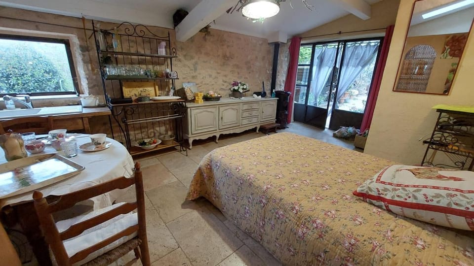 Kitchen or kitchenette, Photo of the whole room