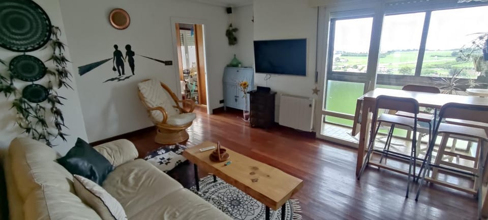 Communal lounge/ TV room, TV and multimedia, Living room, Dining area