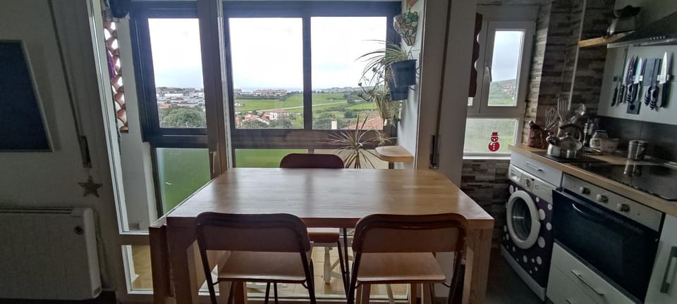 Dining area, pet friendly, washing machine