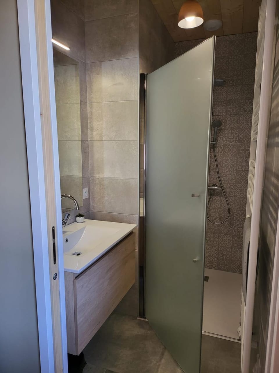 Shower, Bathroom