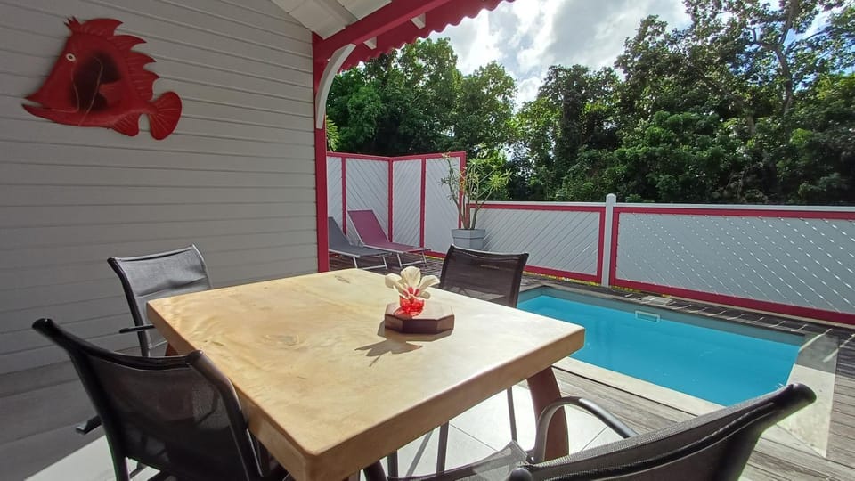 Patio, Balcony/Terrace, Dining area, Pool view, Swimming pool, sunbed