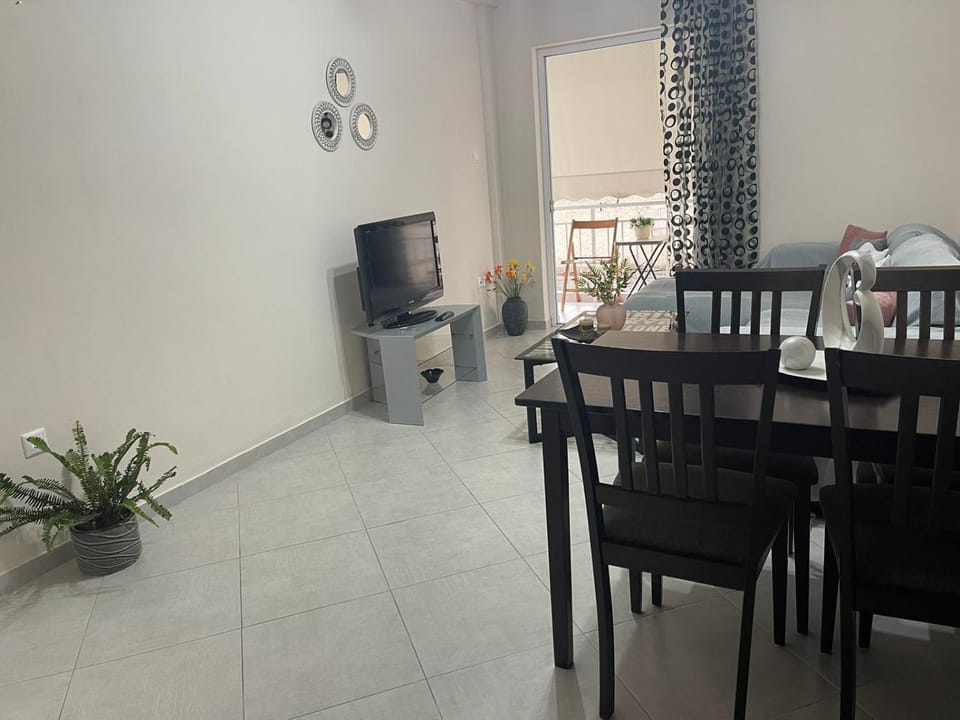 Communal lounge/ TV room, TV and multimedia, Kitchen or kitchenette, Living room, Seating area, Dining area, Evening entertainment