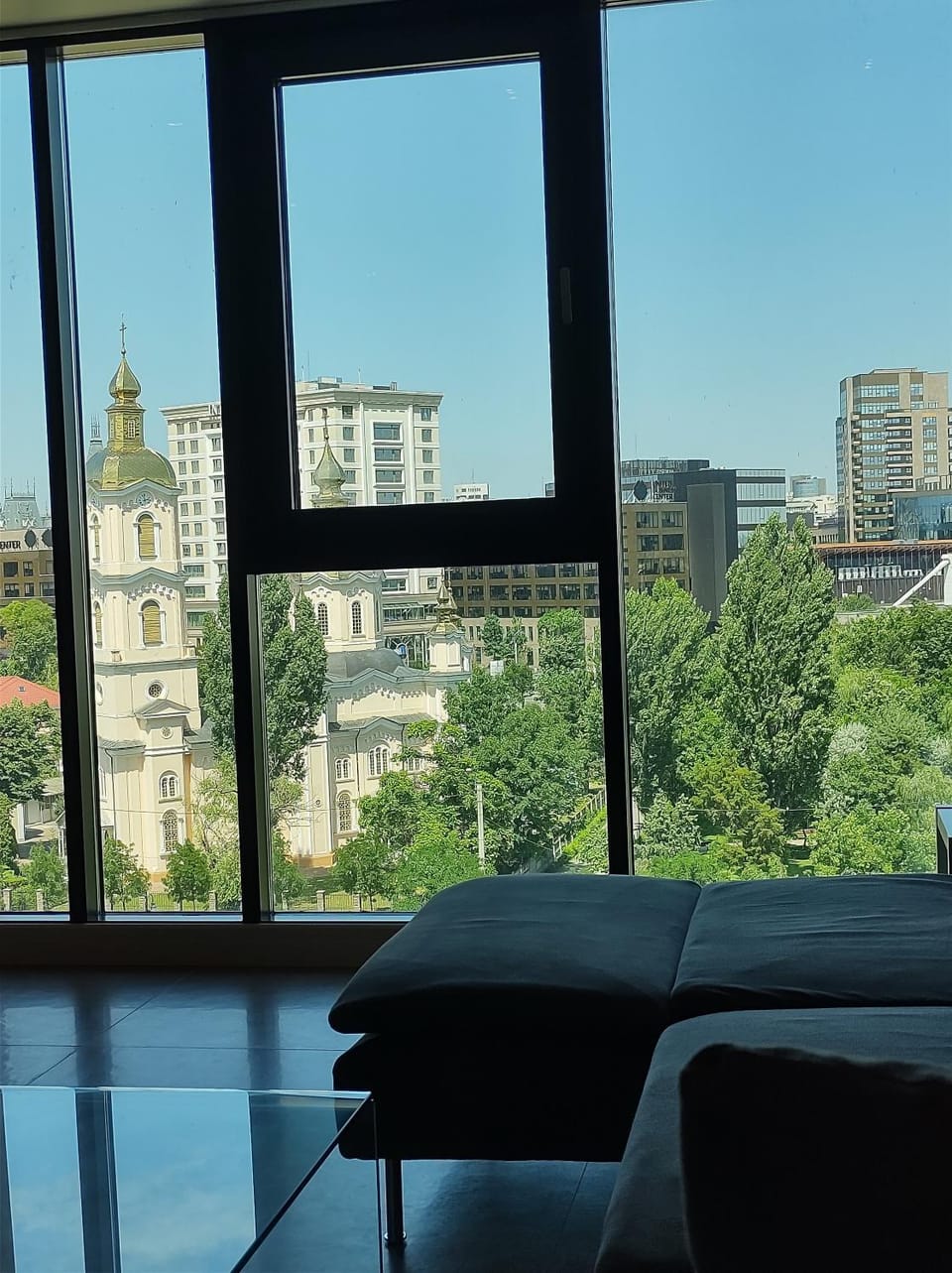 Sky Frame Apartment in Moldova