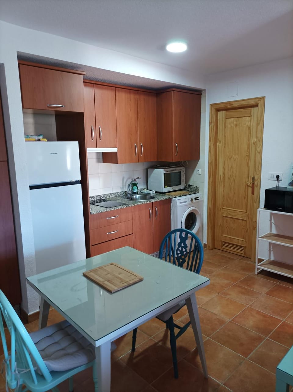 Kitchen or kitchenette, Dining area, minibar, pet friendly, stove, toaster
