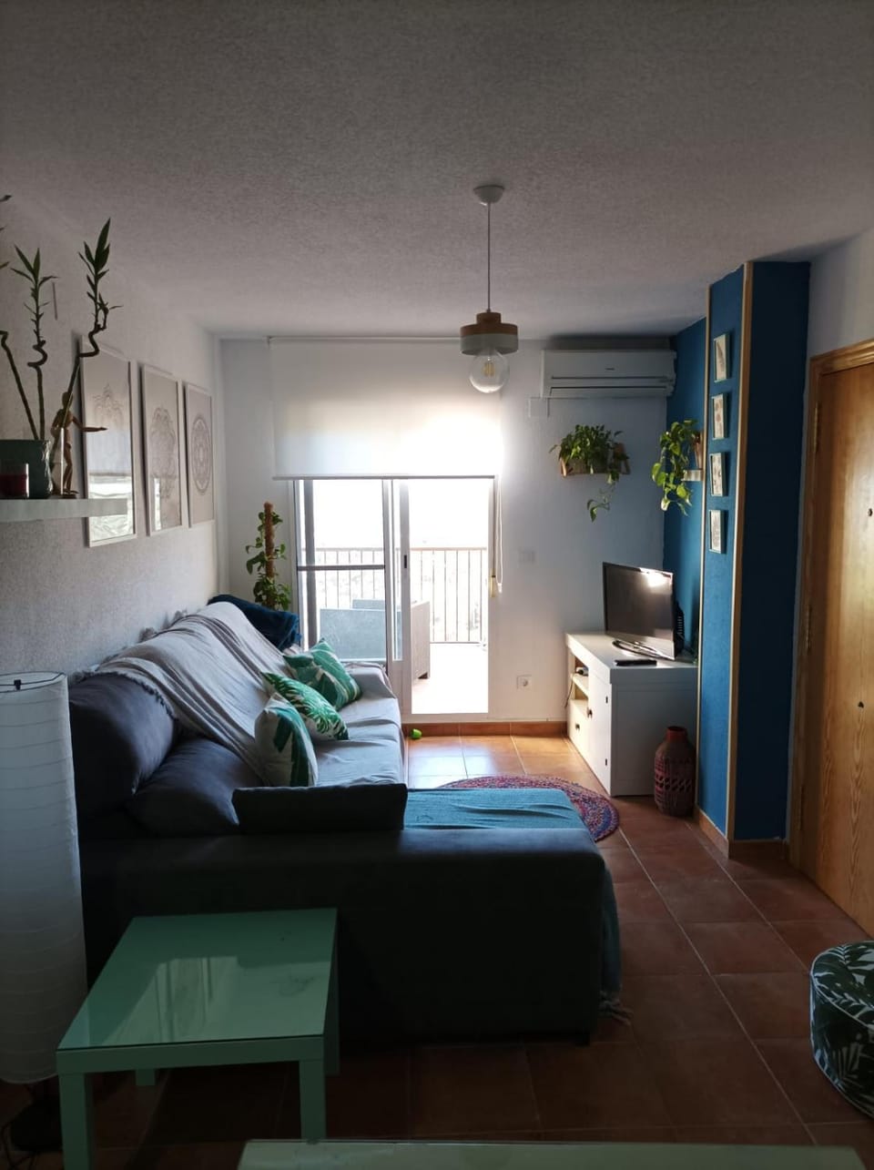 Living room, Photo of the whole room
