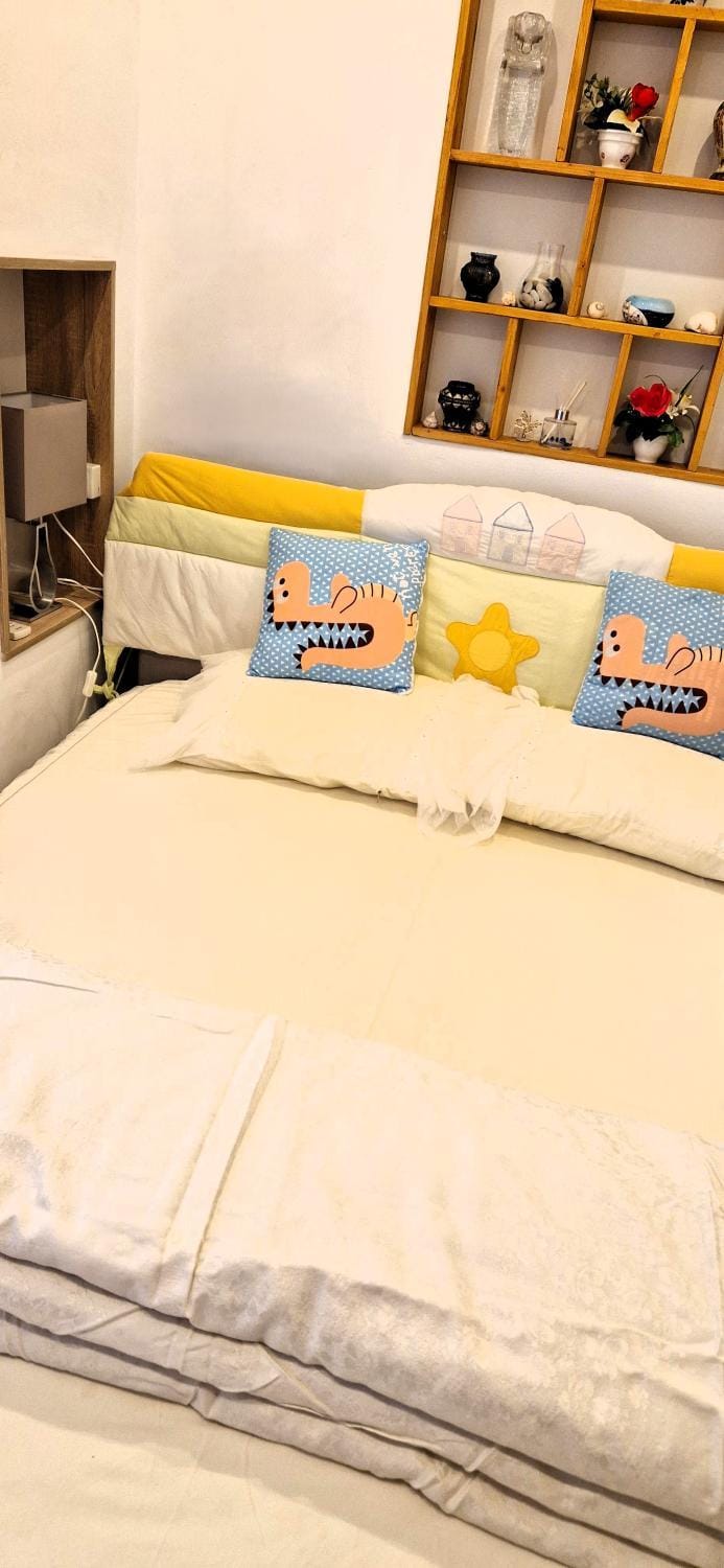 Bed, Bedroom