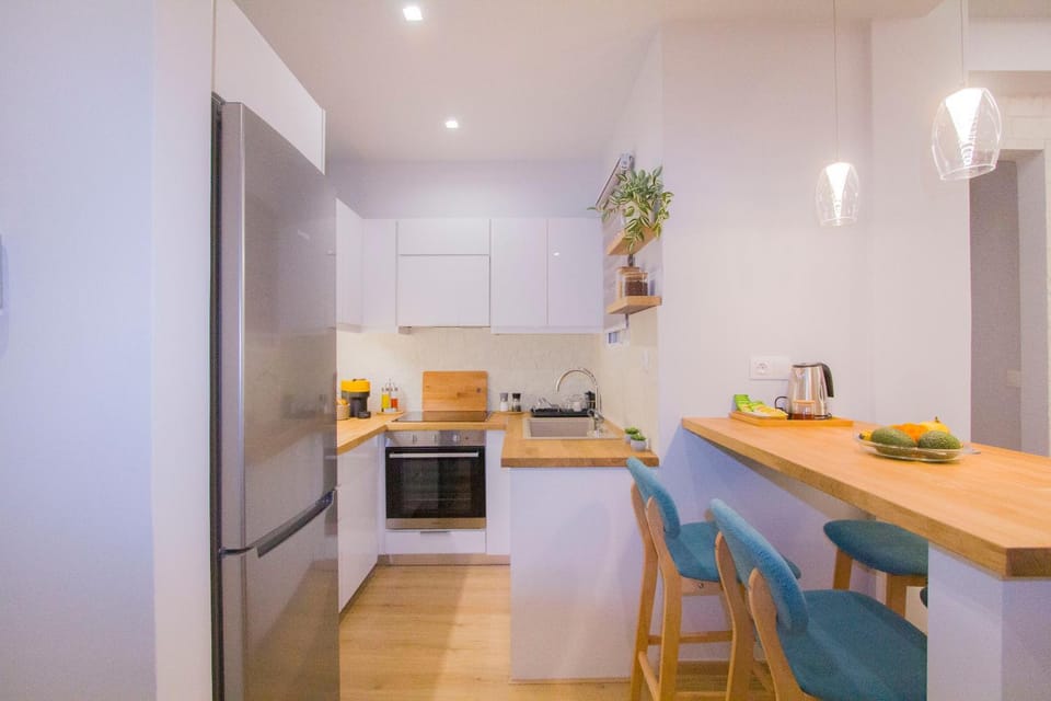 Kitchen or kitchenette, Dining area, pet friendly, stove