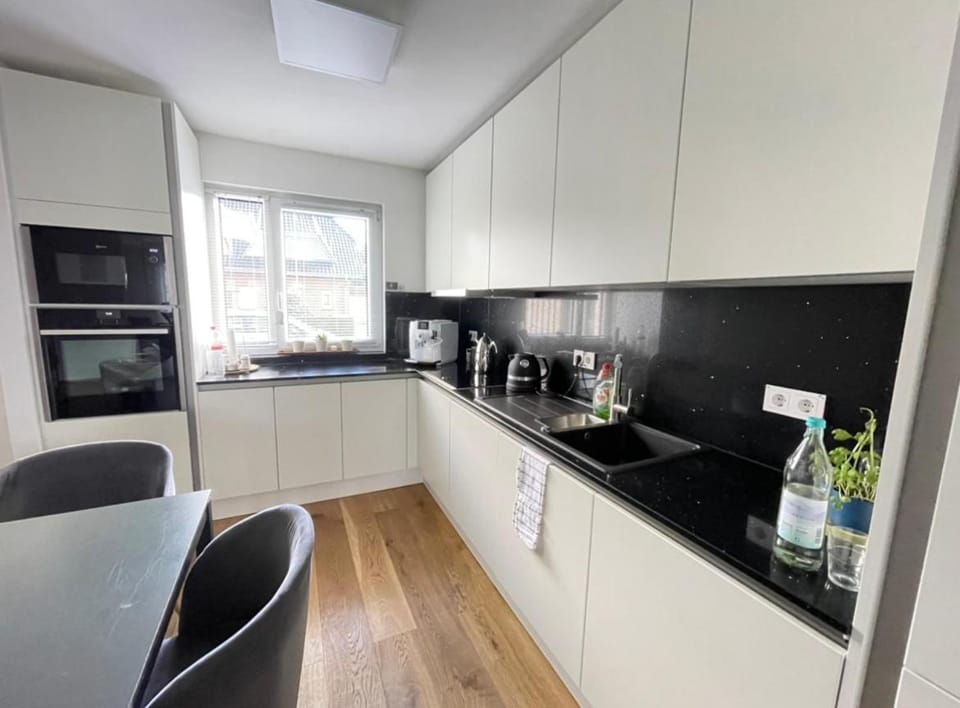 Coffee/tea facilities, Kitchen or kitchenette, Dining area, dishwasher, minibar, pet friendly, stove, toaster