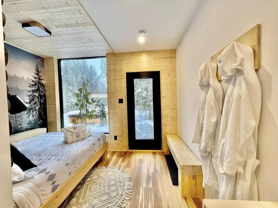Spa - Sauna - Fireplace - EV Station - Onnea Chalet in Baie-Saint-Paul