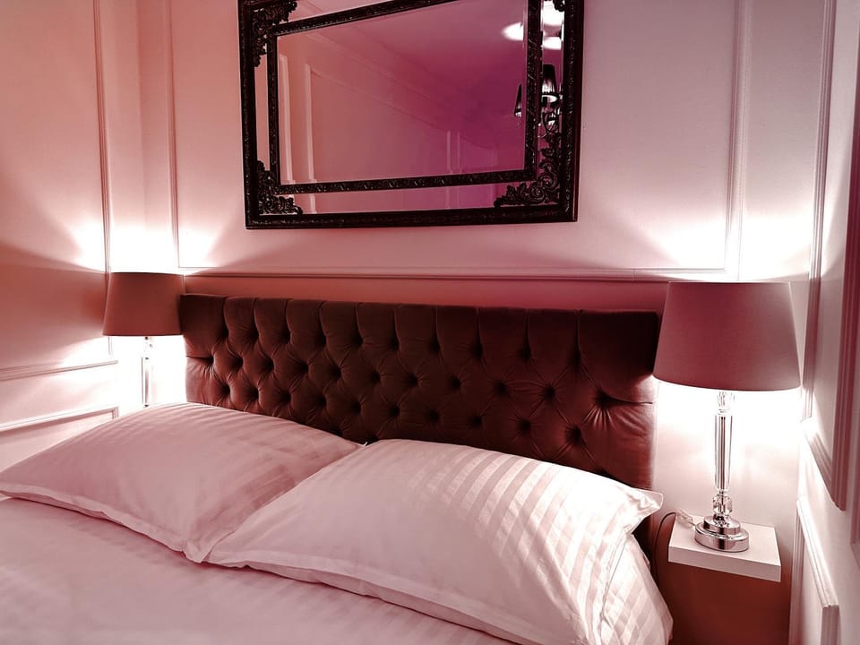 Bed, Bedroom