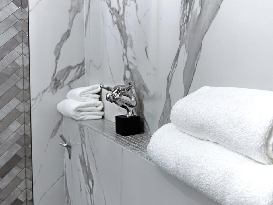 Bathroom, towels