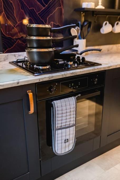 Kitchen or kitchenette, pet friendly