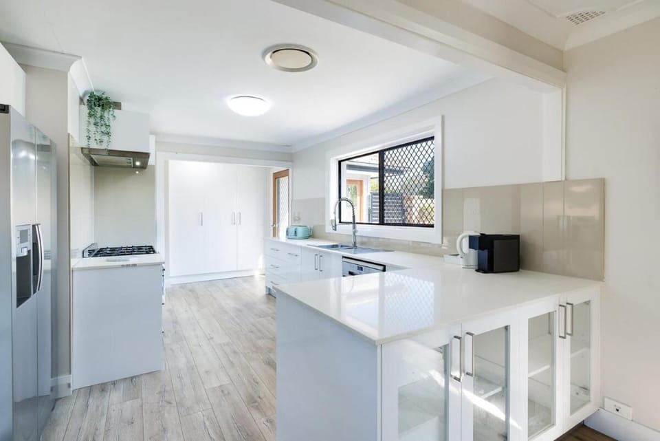 Coffee/tea facilities, dishwasher, pet friendly, stove