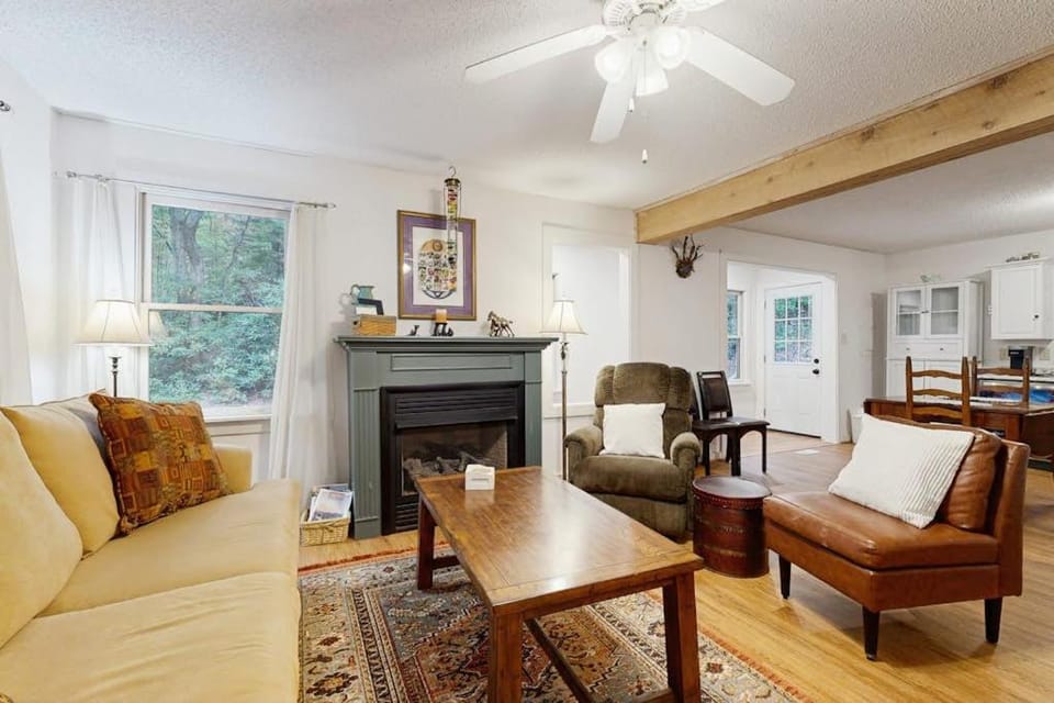 Brook Hollow House in North Carolina