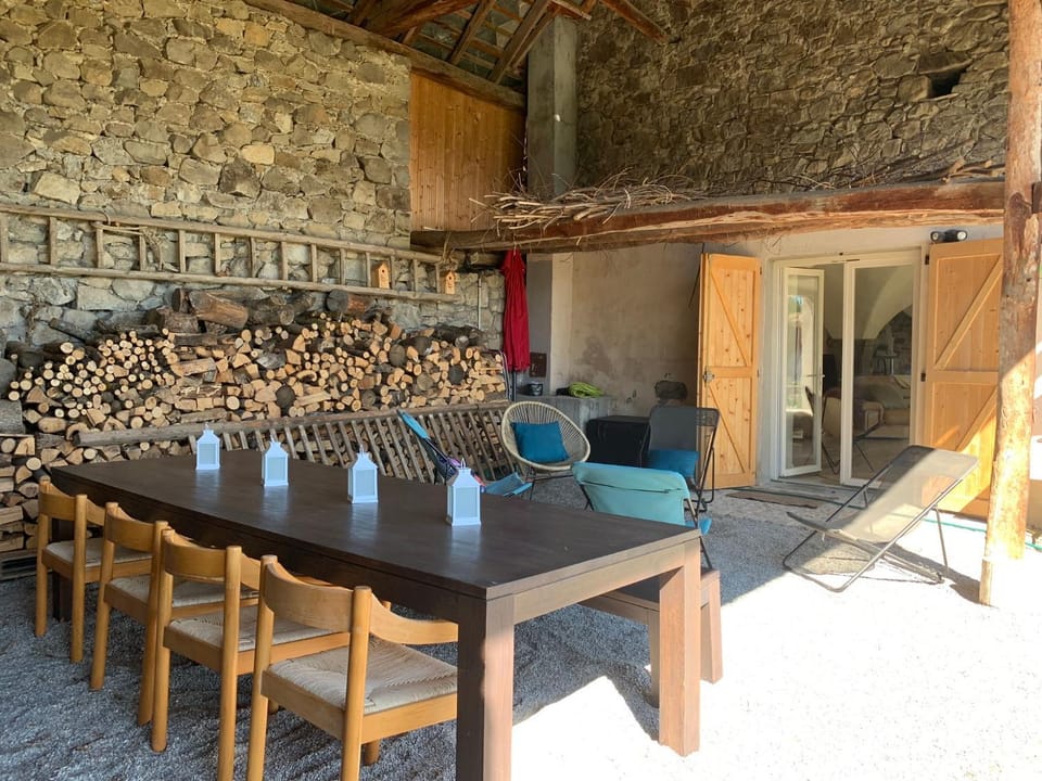 Maison La Chanette, 12 pers, Proximité Stations Ski, Vue Montagne, Calme, Jardin et Brasero House in Provence-Alpes-Côte d'Azur