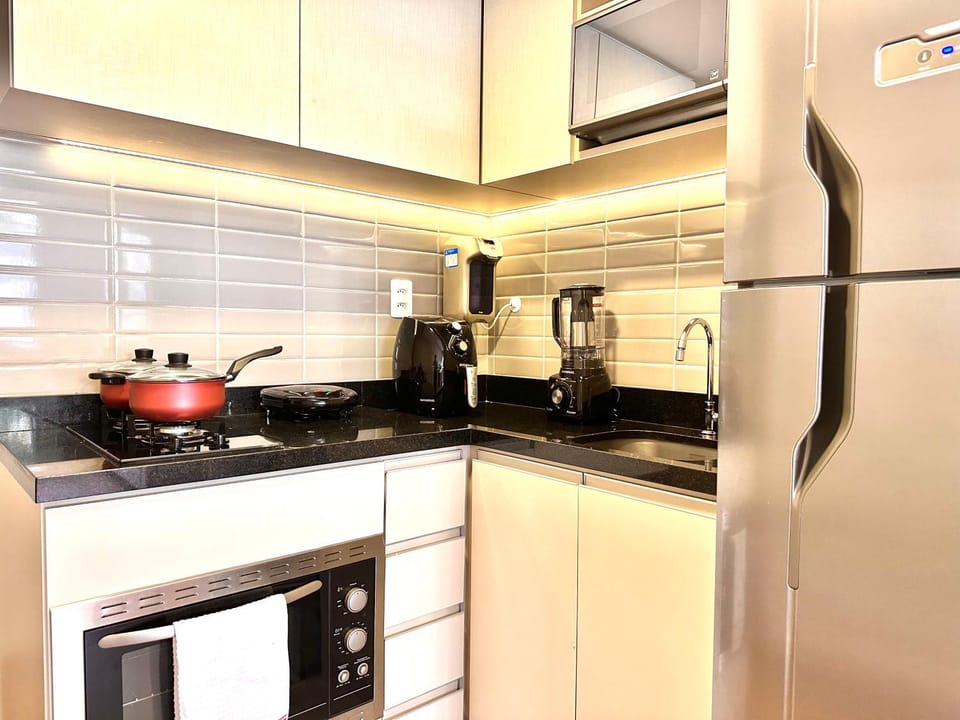 Coffee/tea facilities, Kitchen or kitchenette, oven, stove, toaster