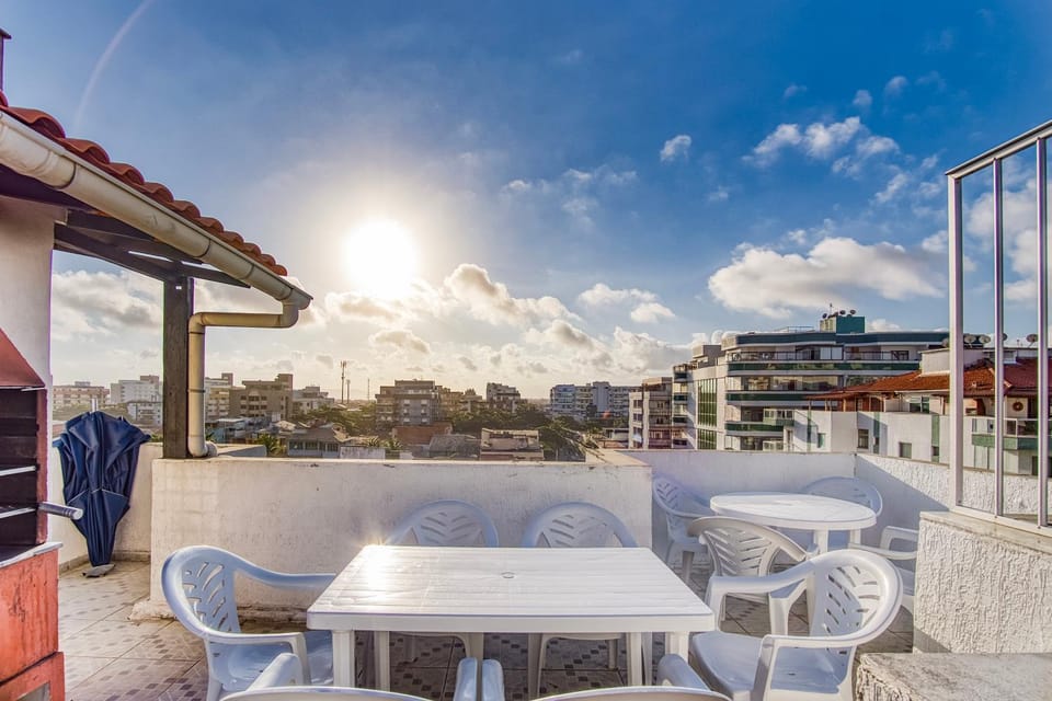 Cobertura vista mar e piscina, 2 suítes e 1 quarto - todos com ar split e smart tv, máquina de lavar Apartment in Cabo Frio