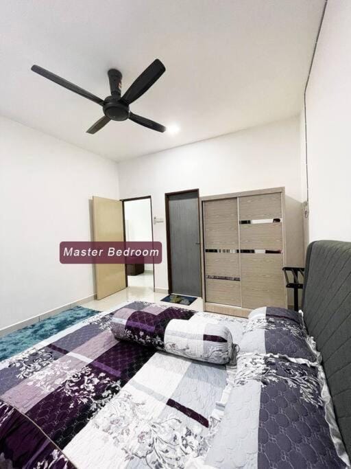Bed, Bedroom, fireplace, wardrobe