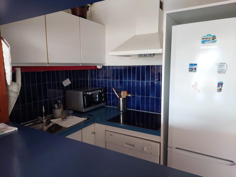 Appartement T2 avec piscine et parking, 6 personnes - FR-1-716-1 Apartment in Le Grau-du-Roi