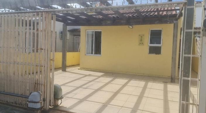 Casa 3 min Shopping Pelotas- Com 1 Suíte, 2 Quartos Climatizados, Piscina e Estacionamento 2 carros House in Pelotas