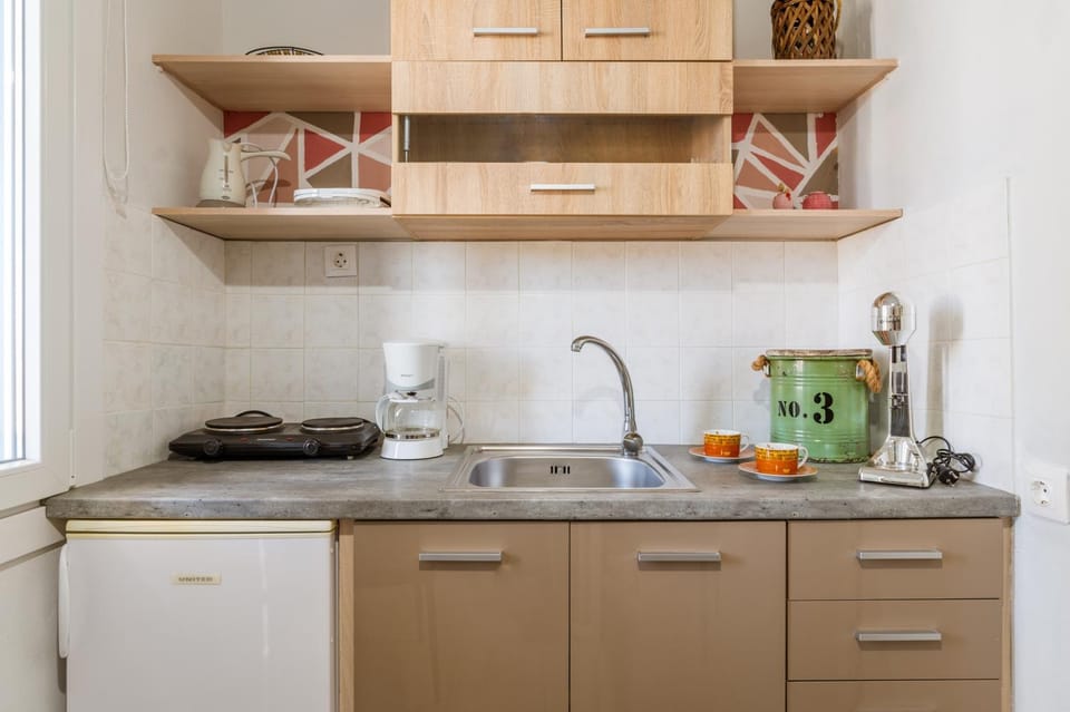 Kitchen or kitchenette, Living room