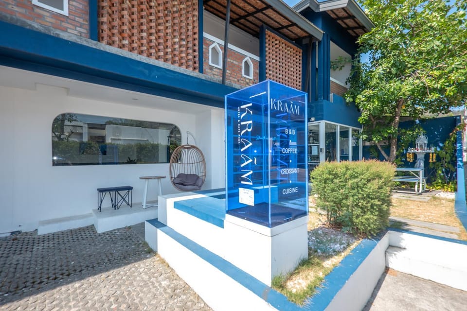 Property building, Day
