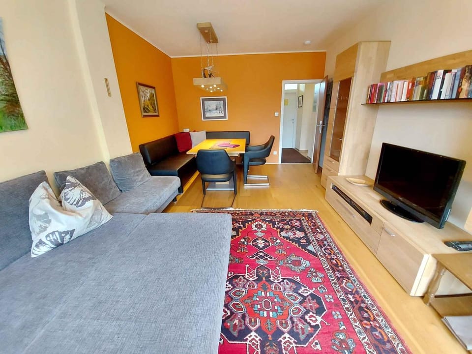 TV and multimedia, Seating area