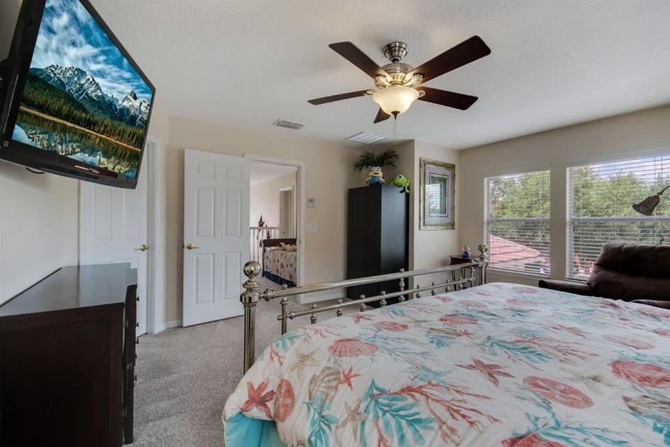 Large Pool Deck * All Rooms w/ Private Bathroom House in Kissimmee
