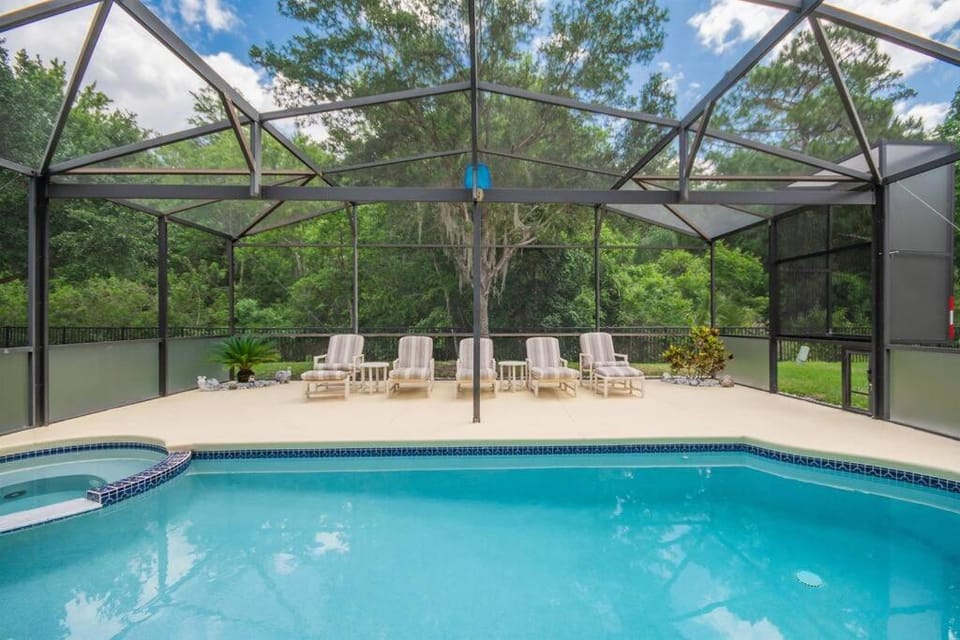Large Pool Deck * All Rooms w/ Private Bathroom House in Kissimmee