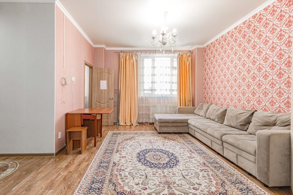 Living room, Photo of the whole room