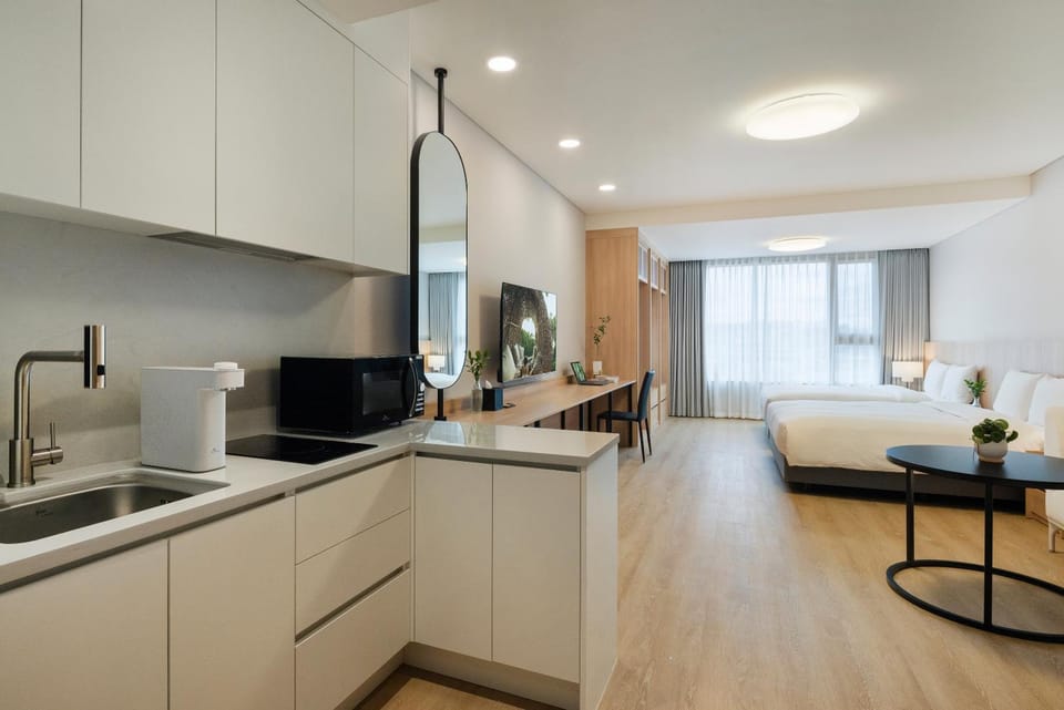 Kitchen or kitchenette