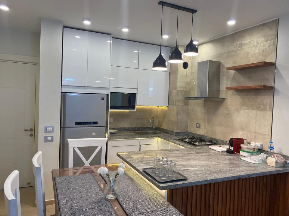 Kitchen or kitchenette, Dining area, minibar, pet friendly, stove