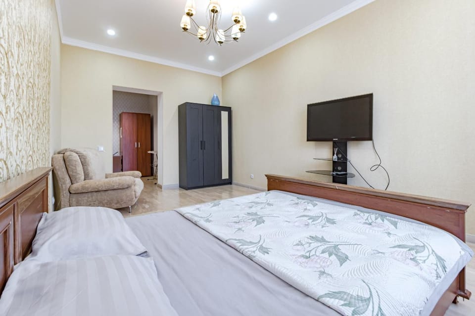 Bed, TV and multimedia, Bedroom, wardrobe
