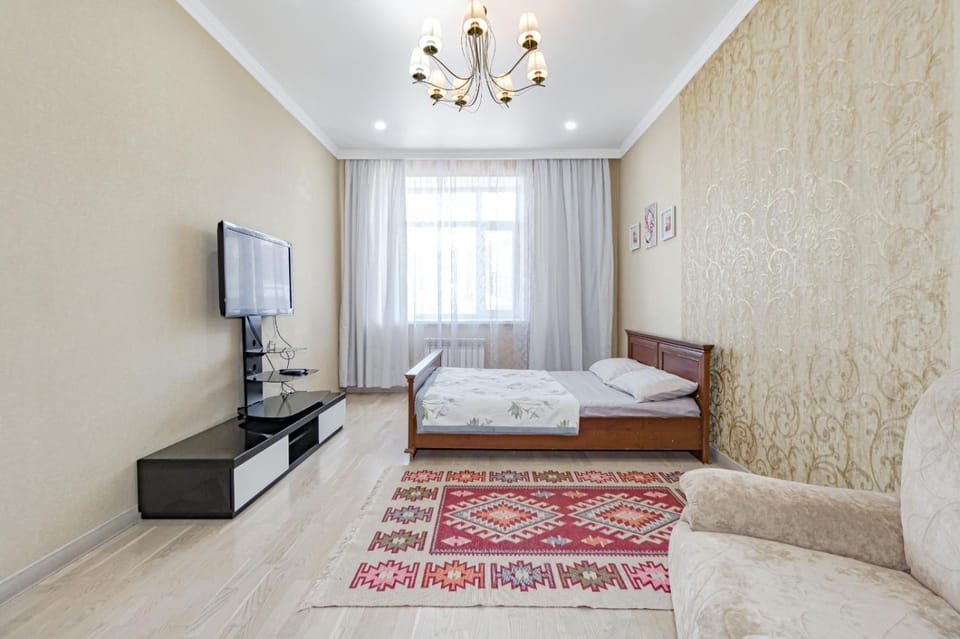 Bed, TV and multimedia, Bedroom