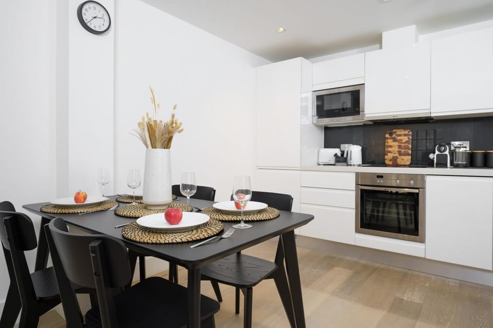 Coffee/tea facilities, Kitchen or kitchenette, Dining area, minibar, pet friendly, stove, toaster