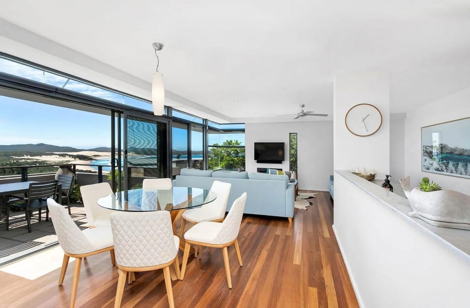 Natural landscape, TV and multimedia, View (from property/room), Balcony/Terrace, Kitchen or kitchenette, Seating area, Dining area