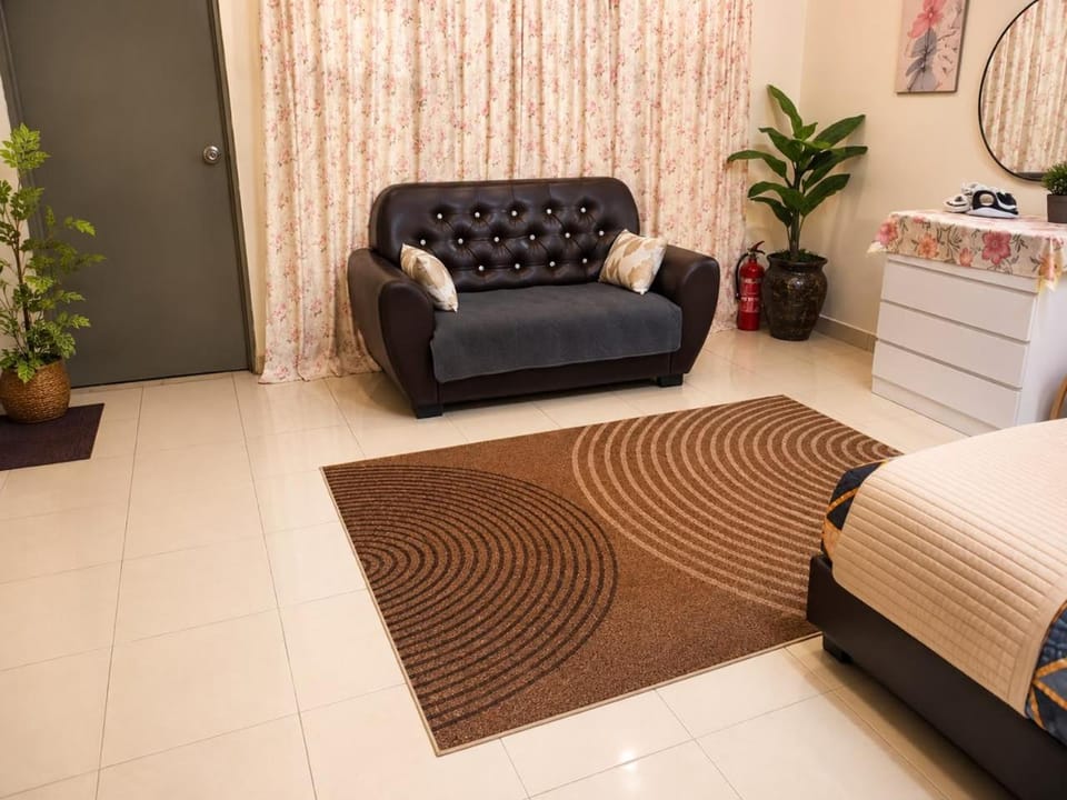 Urban Tropical Homestay -Adenium Bukit Beruntung -Double Storey House in Selangor, Malaysia