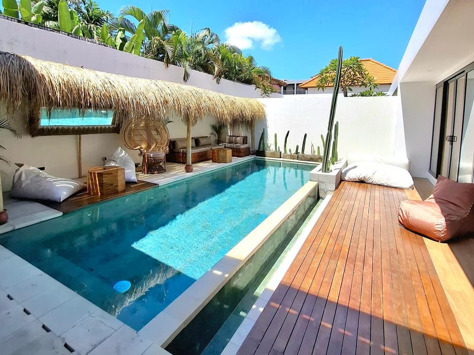 Pool view, Swimming pool