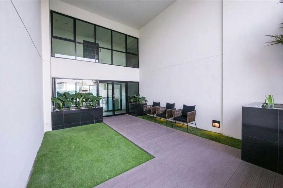RooftopPool#Sauna#Gym#Best Location inTown#Luxury Apartment in Chiang Mai