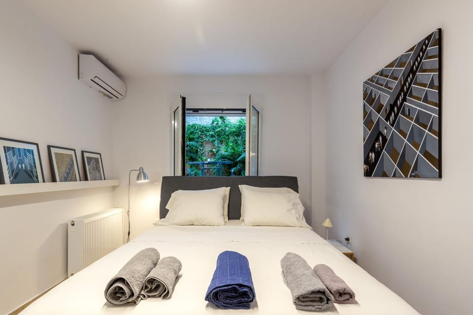 A newly fully renovated studio Apartment in Athens