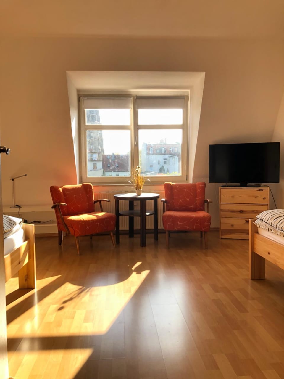 TV and multimedia, Photo of the whole room, Seating area