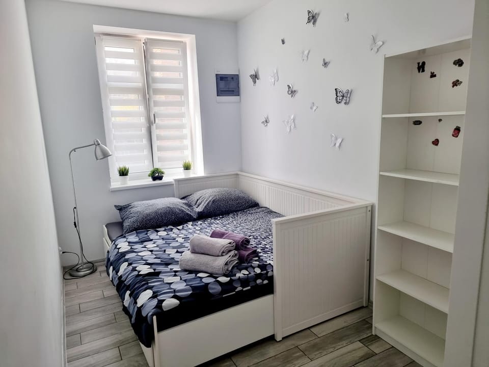 Bed, Bedroom, wardrobe