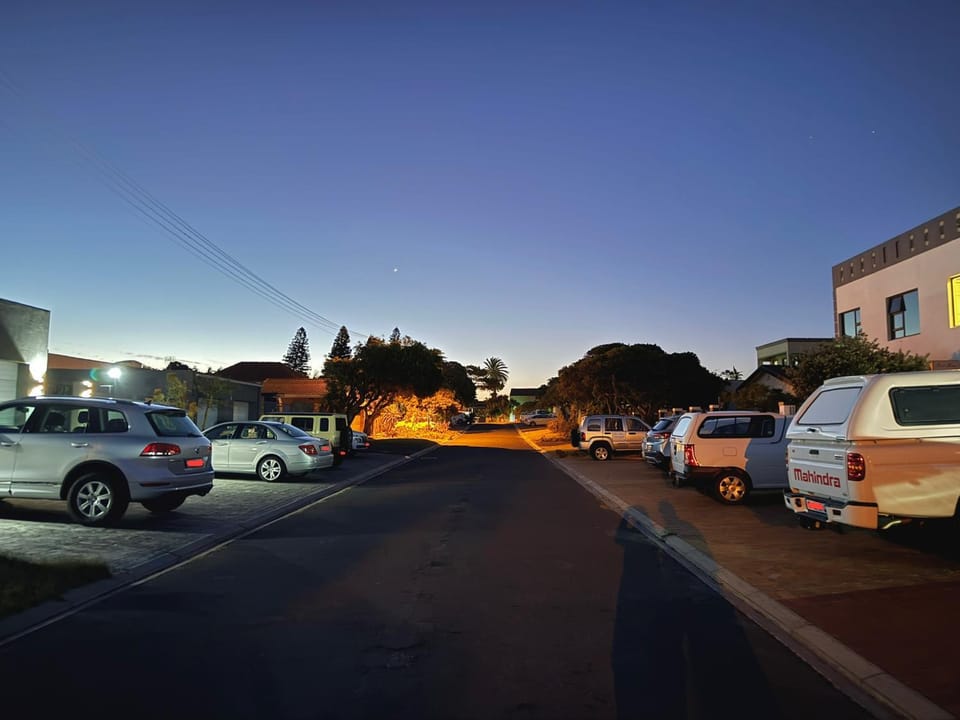 Coastal House - 2BR and Self catering House in Cape Town