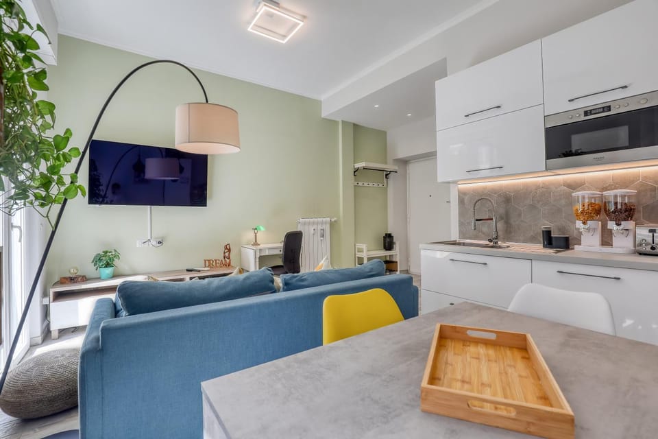 TV and multimedia, Living room, Seating area, Dining area, oven