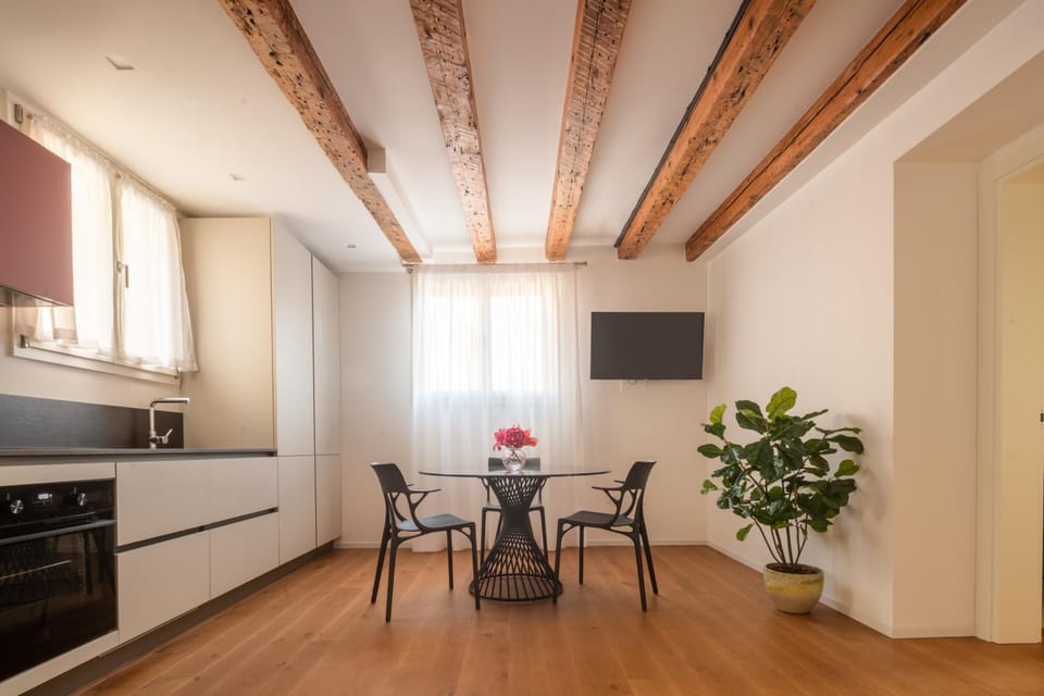 Kitchen or kitchenette, Living room, Dining area, kitchen