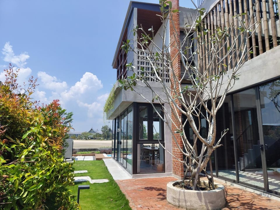 Ocean Nadi 4 Bedrooms Beachfront Villa PD Villa in Port Dickson