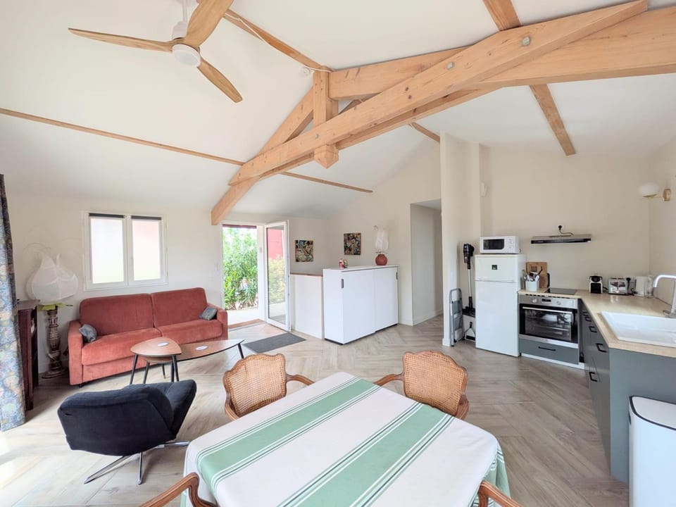 Biarritz appartement 2 adultes, 2 enfants à proximité immédiate des plages et des commerces Apartment in Biarritz