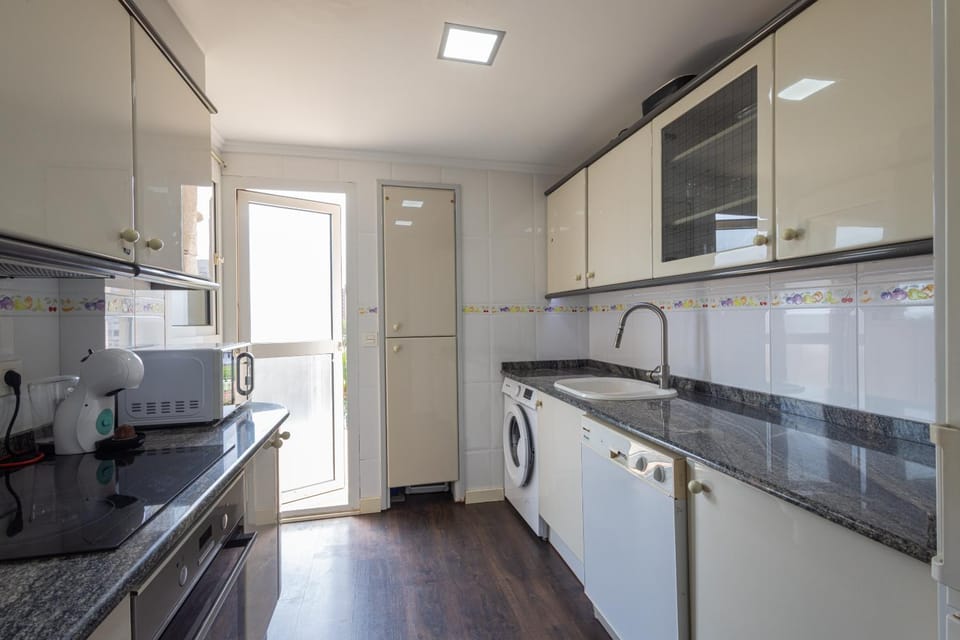 Kitchen or kitchenette, kitchen, kitchen