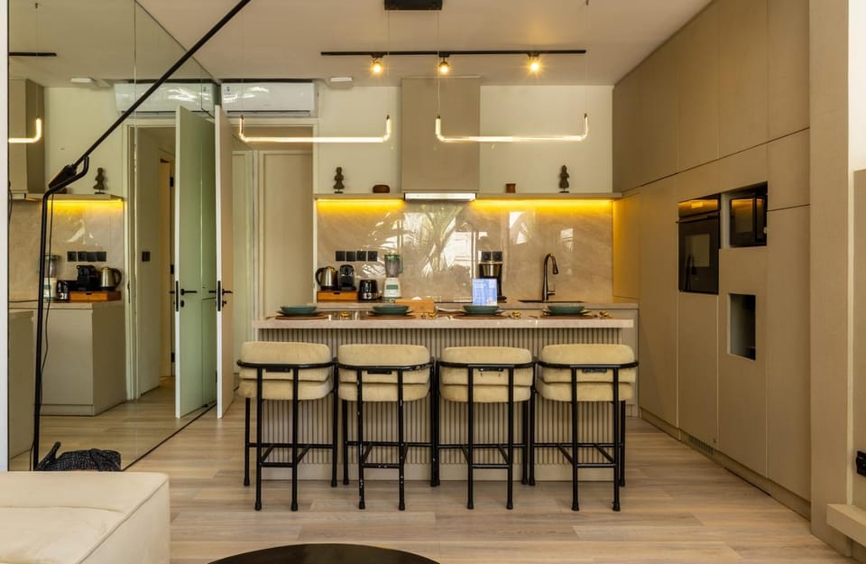 Luxury 2BR Berawa Loft | Private Pool, Near Cafe Villa in North Kuta