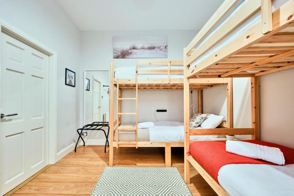Family Seaside Apt with Bunk Room- Dunluce Green 2 Apartment in Portrush